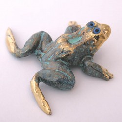 Frog statuette